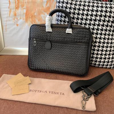 出口订单 Bottega veneta 20新款胎牛皮编织手提包公文包 男士斜挎包 38cm搜98038