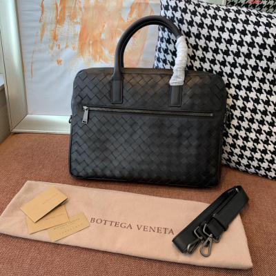 出口订单 Bottega veneta 20新款胎牛皮编织手提包公文包 男士斜挎包 37cm搜98065