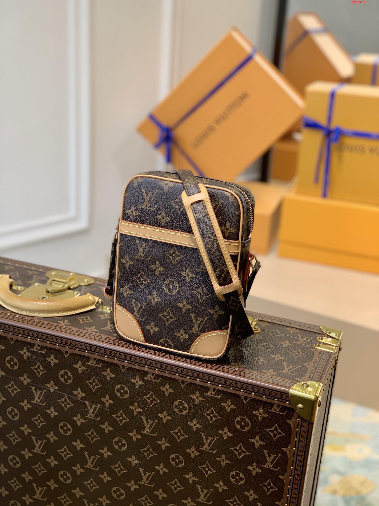 Louis Vuitton MONOGRAM Lvxnba Keepall Trio Pocket (M45794)